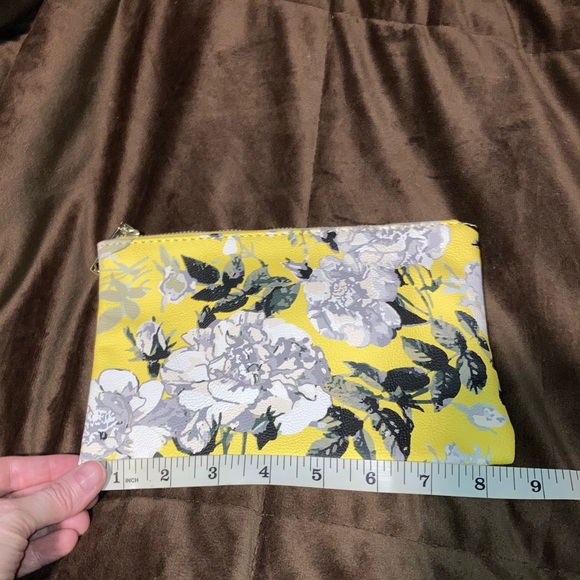 Betsey Johnson Floral Yellow cosmetics bag. - Picture 3 of 6